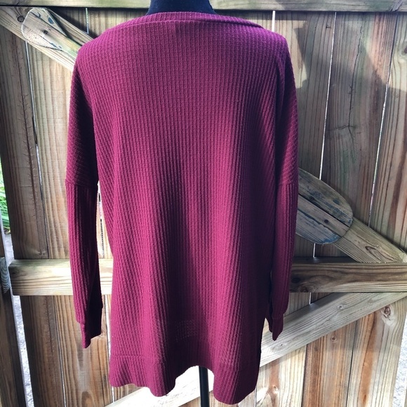 Zenana Outfitters Dark Red Waffle Weave Long Sleeve Wide Neck Tunic Shirt Size L - Picture 3 of 5